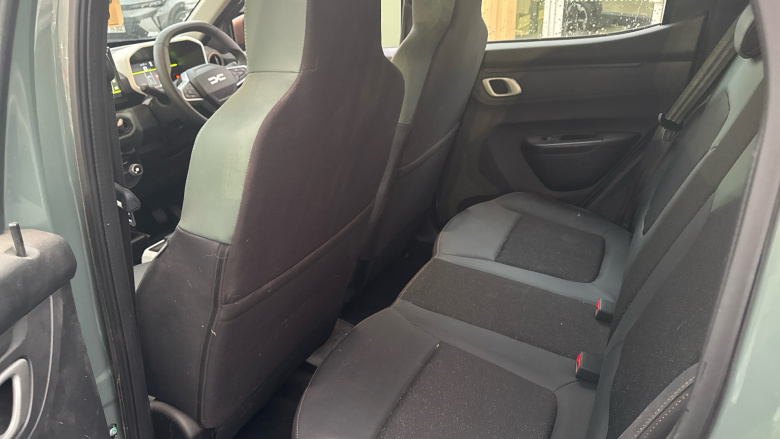 Dacia Spring 27kWh Extreme 65 48kW 5dr Auto Electric Hatchback